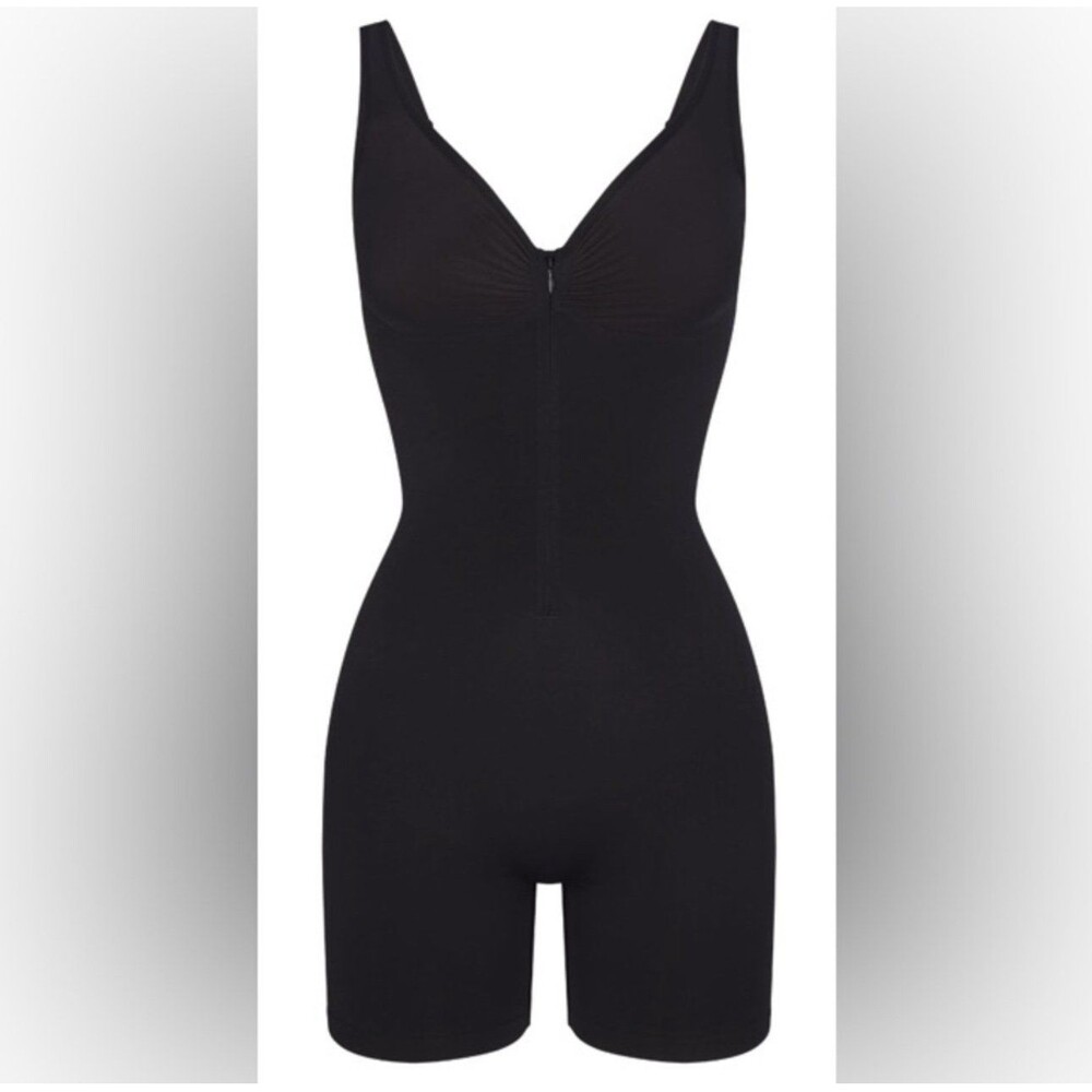 Skims SEAMLESS SCULPT ZIP FRONT Scoop Neck mid thigh bodysuit